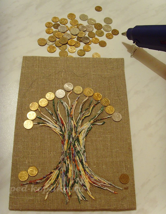 Денежное дерево из монет денежное дерево