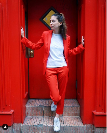 Девушка два месяца носила один костюм интересное,одежда,шоппинг