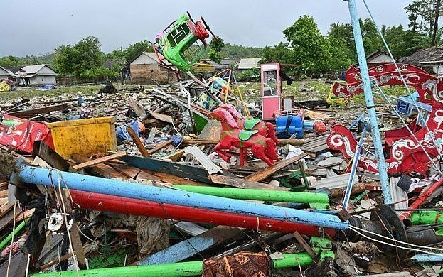 Во время цунами житель Индонезии оказался перед страшным выбором 