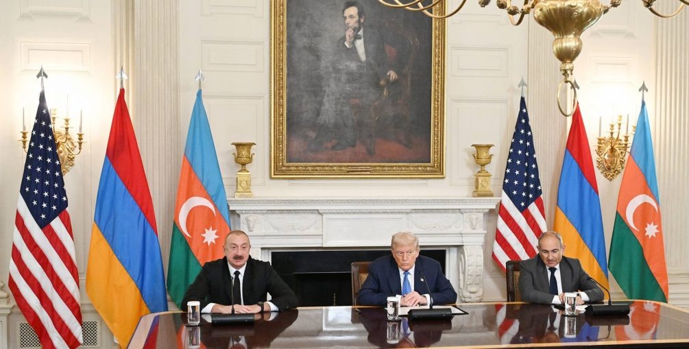 Пашинян надеется на помощь Трампа, но Дональду плевать на "туземцев" Закавказья.