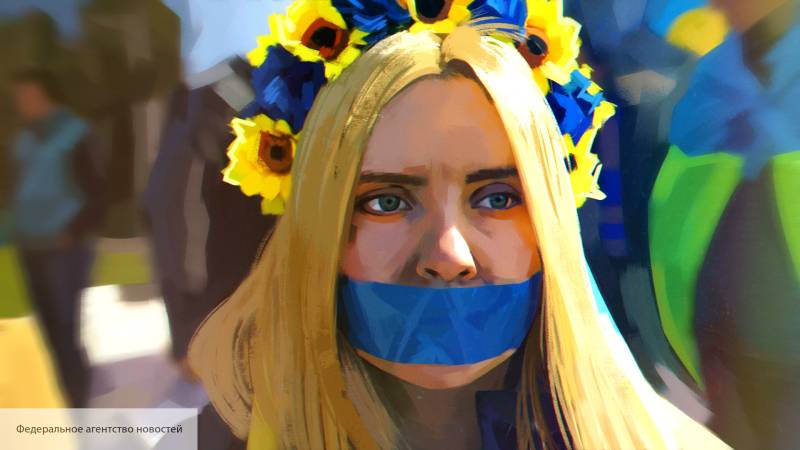 InfoBrics: под предлогом угрозы развала страны на Украине начинается геноцид национальных меньшинств