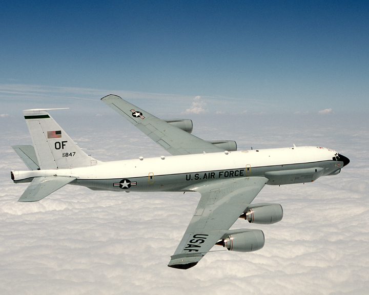 Boeing RC-135 ВВС США, за который мог быть ошибочно принят рейс KE007 