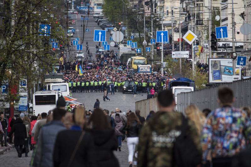 Записки Колорадского Таракана. В будущее — как в омут украина