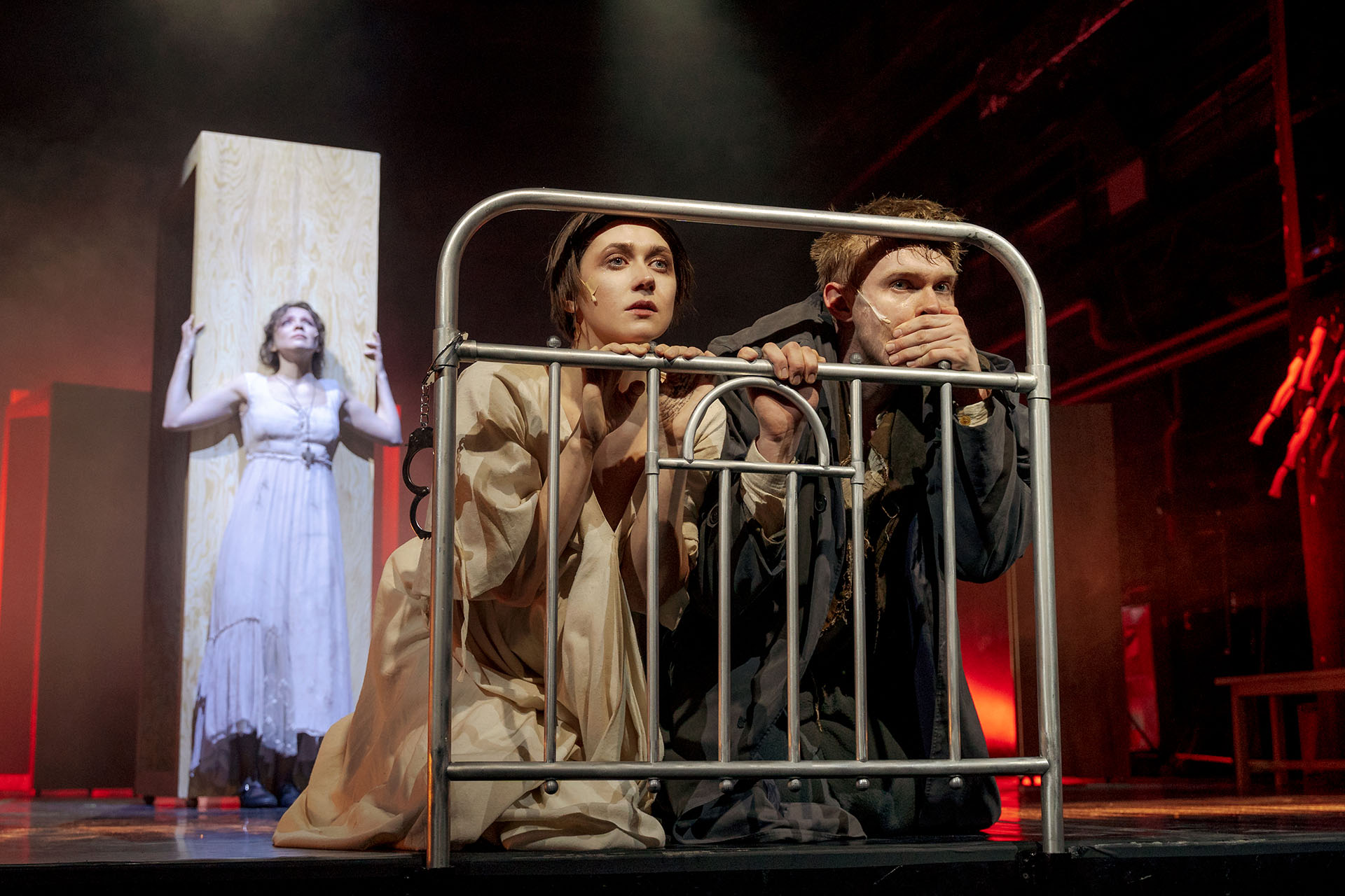 Сцена из спектакля «Преступление и наказание»