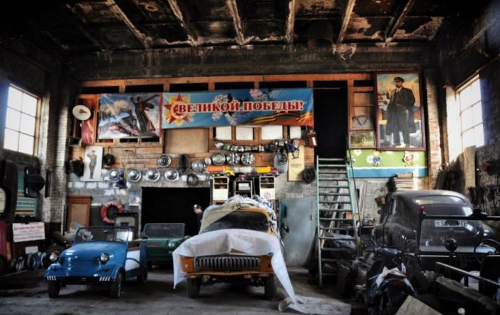 Пенсионер из России своими руками собрал коллекцию из 80 советских автомобилей Пенсионер из России своими руками собрал коллекцию из 80 советских автомобилей автомобили