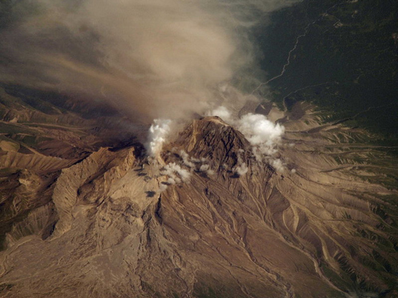 Вулкан Шивелуч на Камчатке снова проснулся и угрожает мощнейшим извержением Вулкан Шивелуч на Камчатке снова проснулся и угрожает мощнейшим извержением вулкан,Камчатка,наука,природа