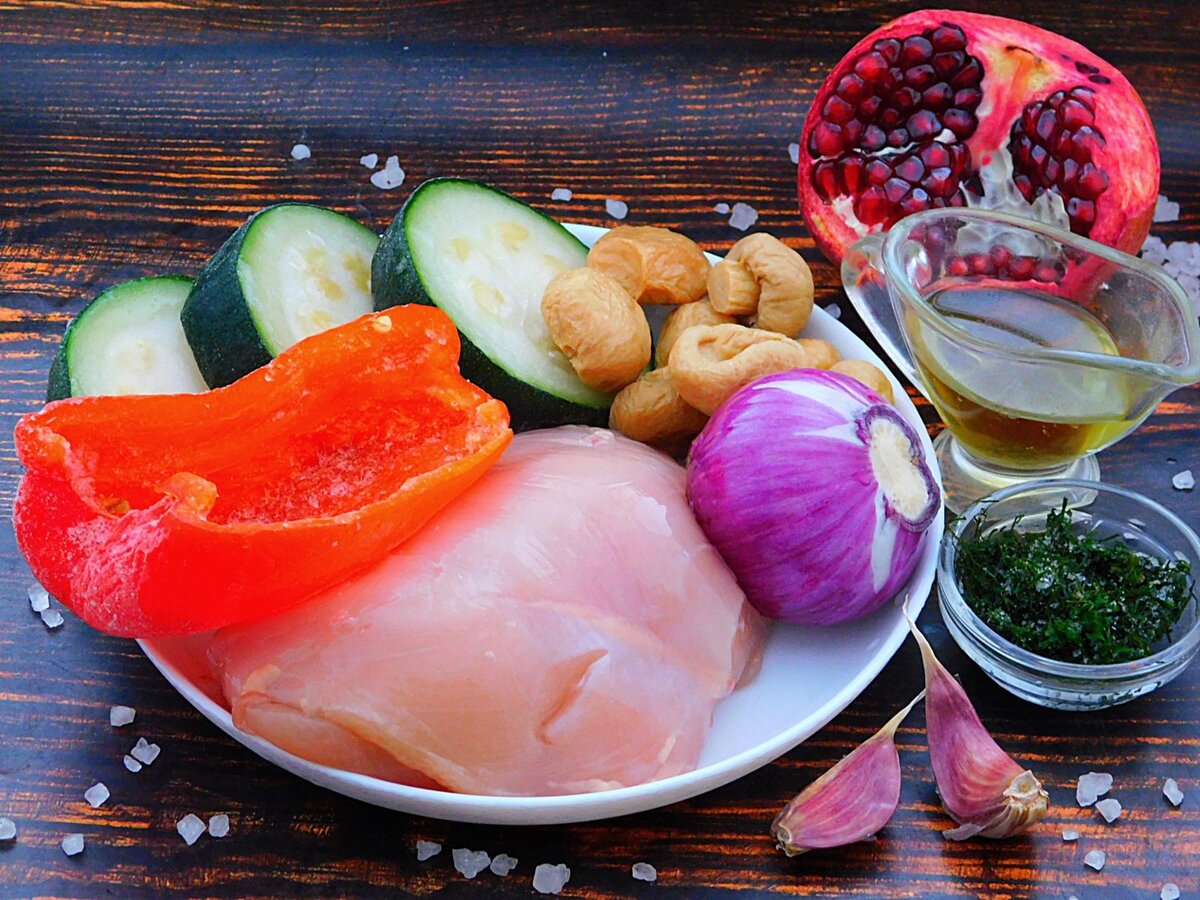 Необходимые ингредиенты для приготовления саджа с курицей