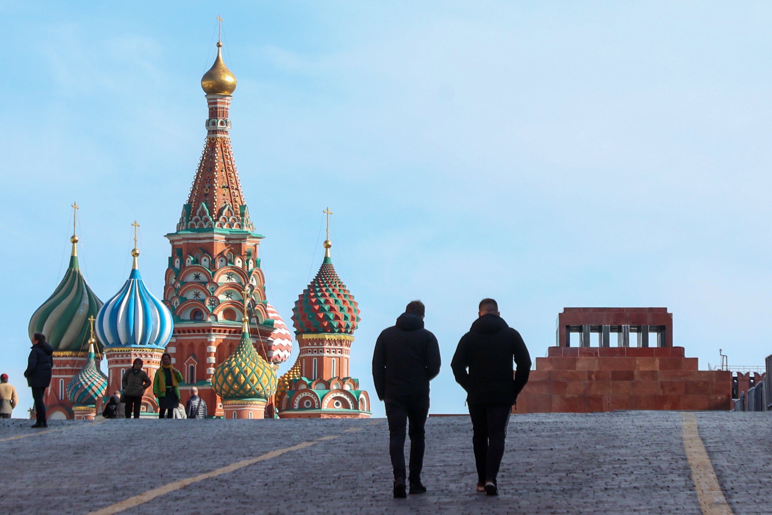 Красную площадь в Москве перекрыли по неизвестным причинам