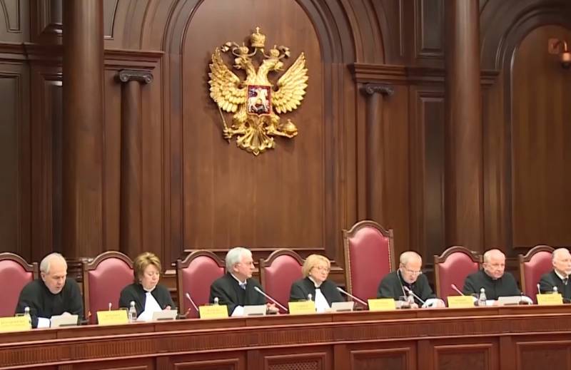 «СССР – незаконно созданное государство»: судья КС РФ рассказал о России и советском прошлом