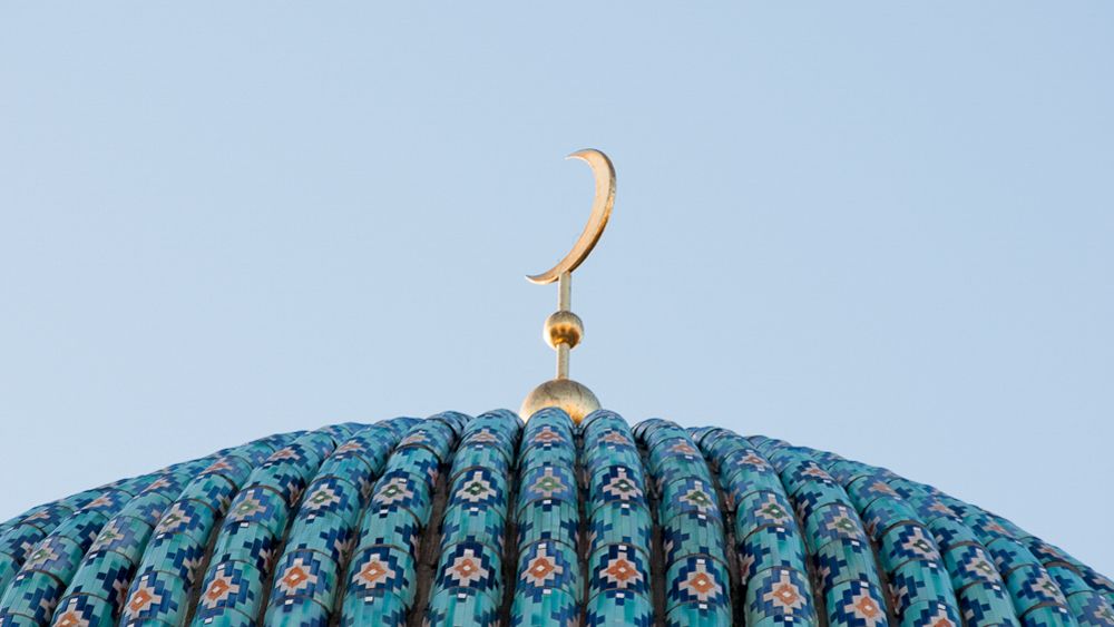 Духовное управление мусульман в РФ призвало не реагировать на сожжение Корана в Швеции