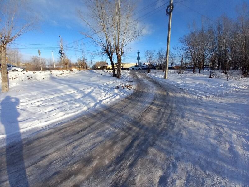 В Чите тротуары превратились в ледяные катки