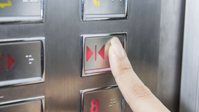 Как можно проехаться на лифте без остановок