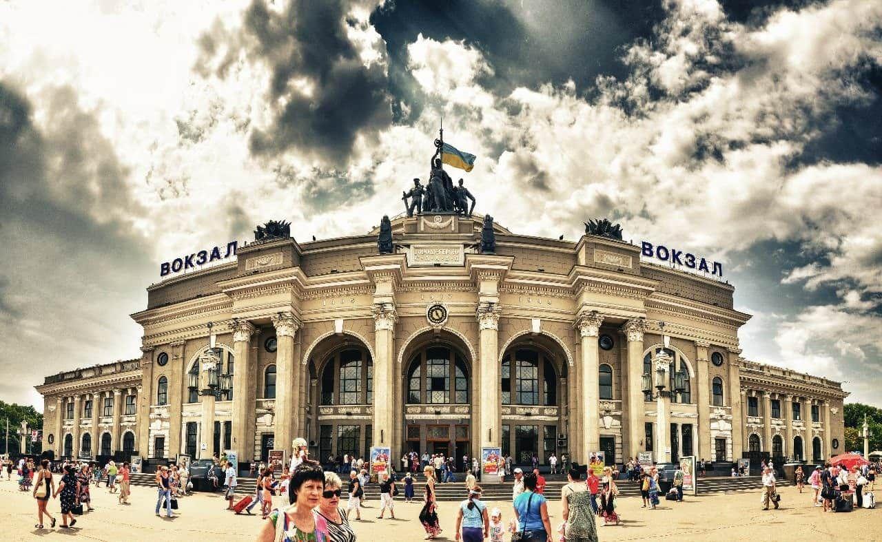 Бесславные ублюдки убивают Одессу