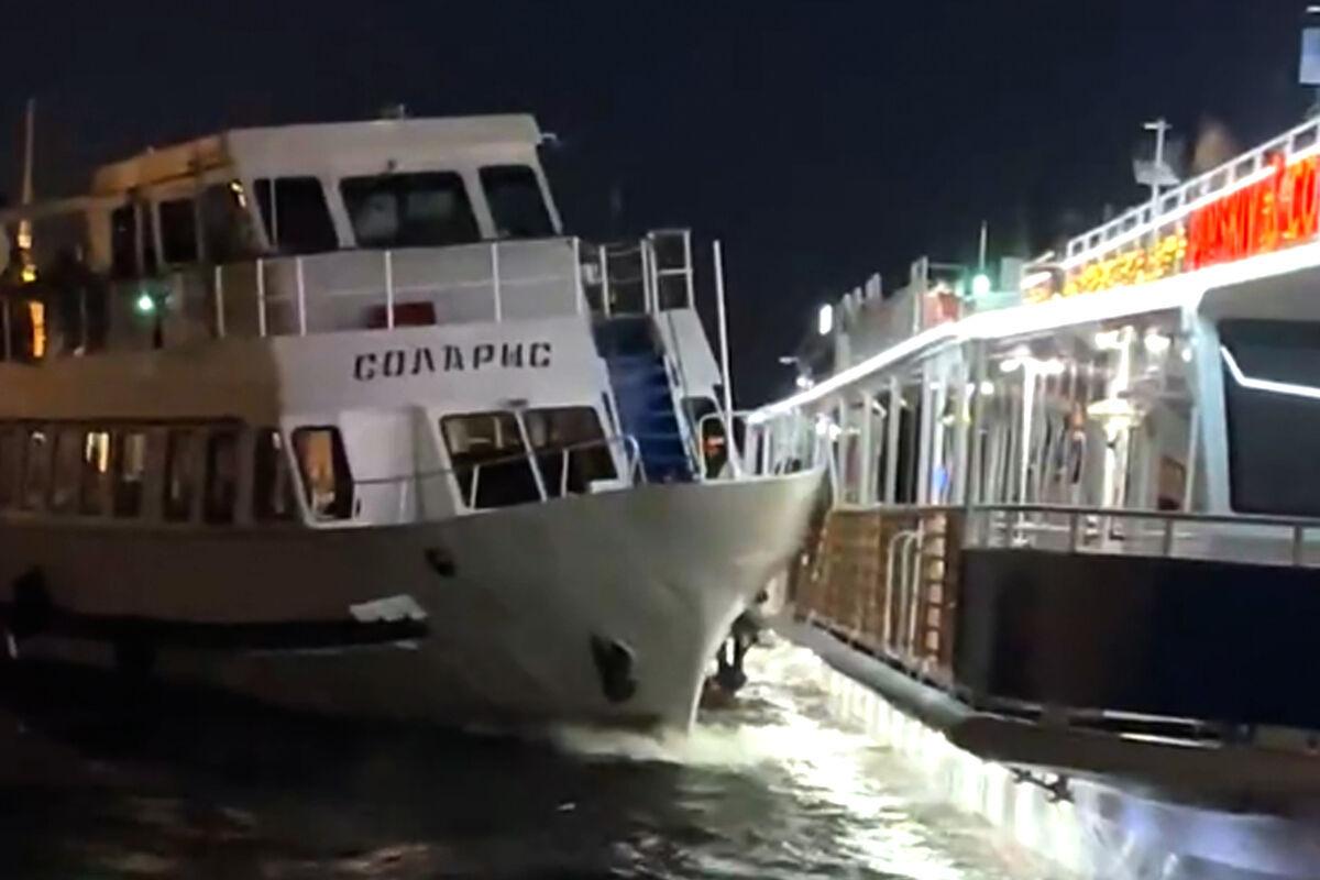 Прокуратура Петербурга выяснит детали столкновения кораблей под Литейным мостом