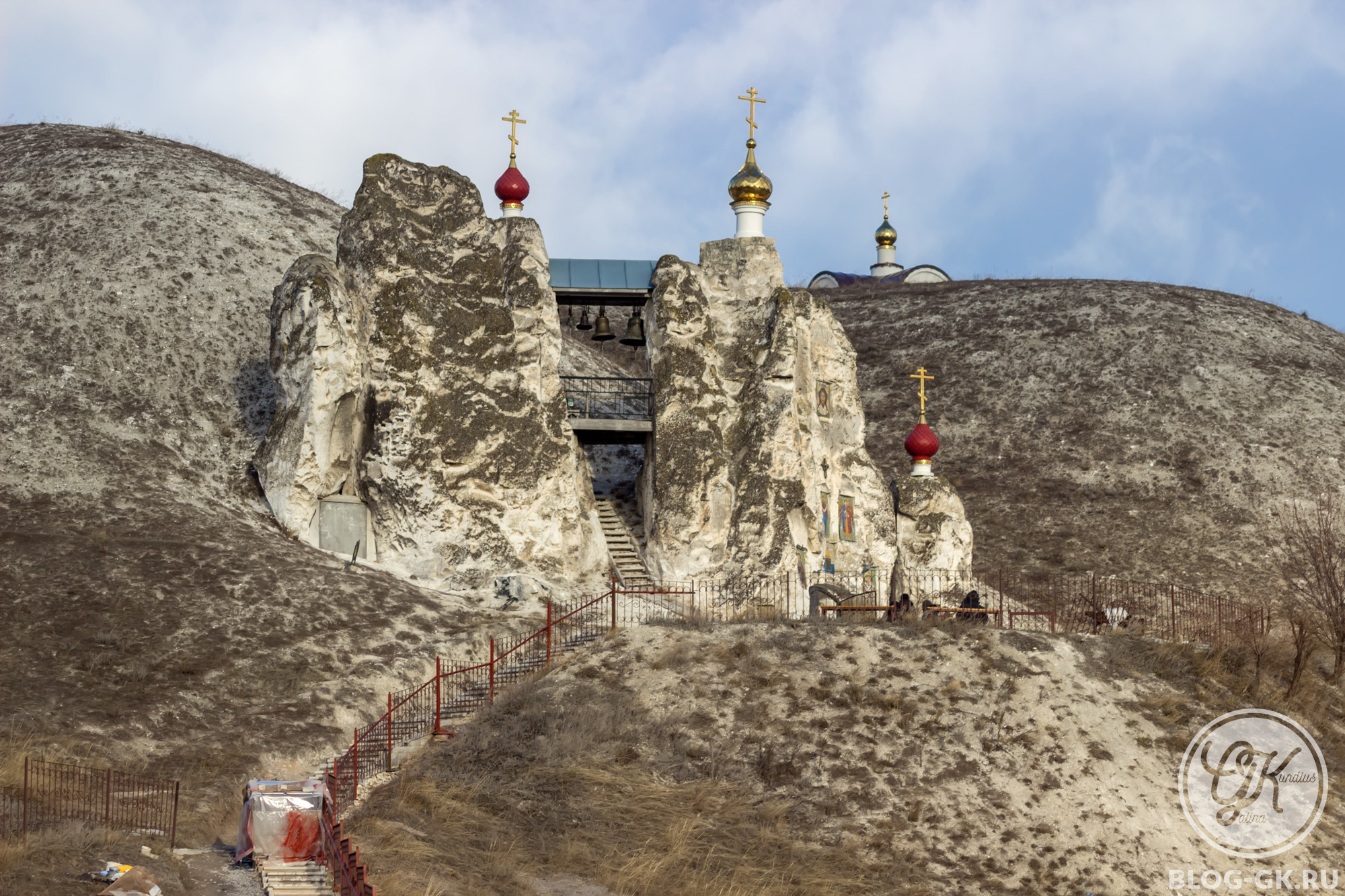 Костомаровский монастырь. Костомаровский Спасский женский монастырь. Костомаровский женский монастырь Воронежской. Свято Спасский монастырь в Воронежской области. Спасский женский монастырь в Костомарово Воронежской области.