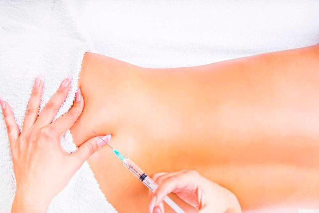 Как правильно поставить укол в домашних условиях другим людям и себе Как правильно поставить укол в домашних условиях другим людям и себе