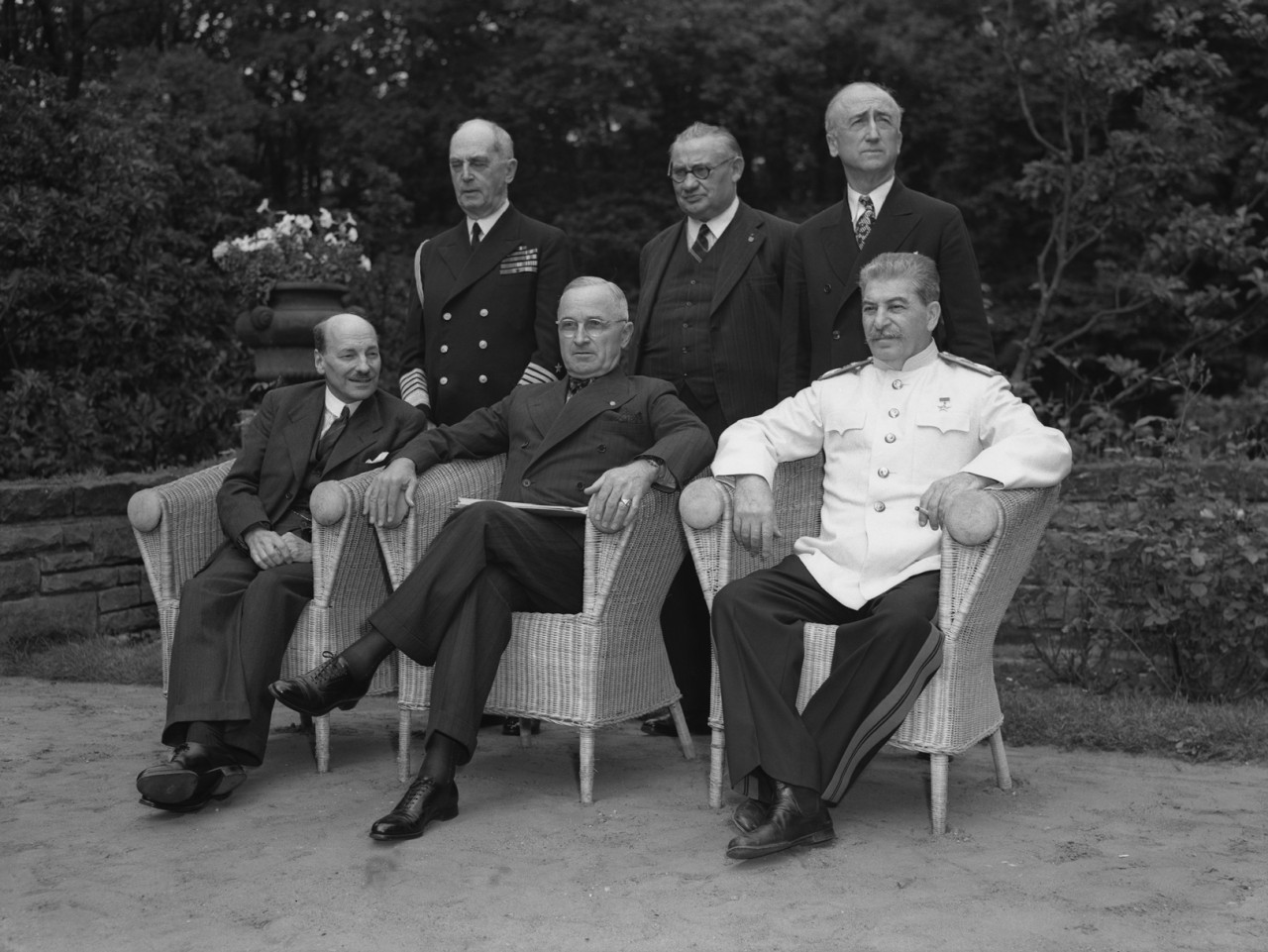 Если  взглянуть  на Сталина повнимательнее...