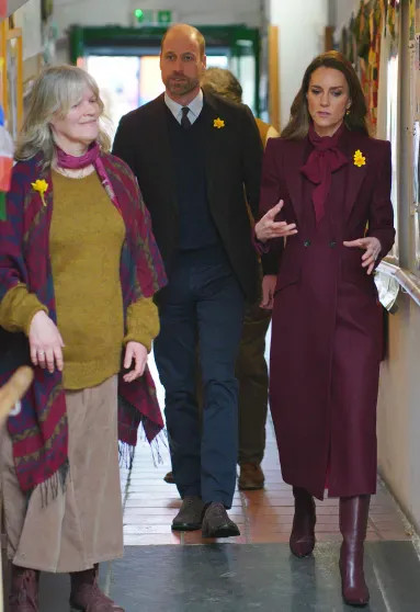 Кейт Миддлтон и принц Уильям приехали с визитом в Уэльс alexander macqueen,instagram (инстаграм),социальная сеть,oriel daviesкейт,галерея,phil noble,Кейт Миддлтон,король карл (iii),принц Джордж,принцесса Диана,принцесса Шарлотта,принц Луи,принц Уильям,святой давид