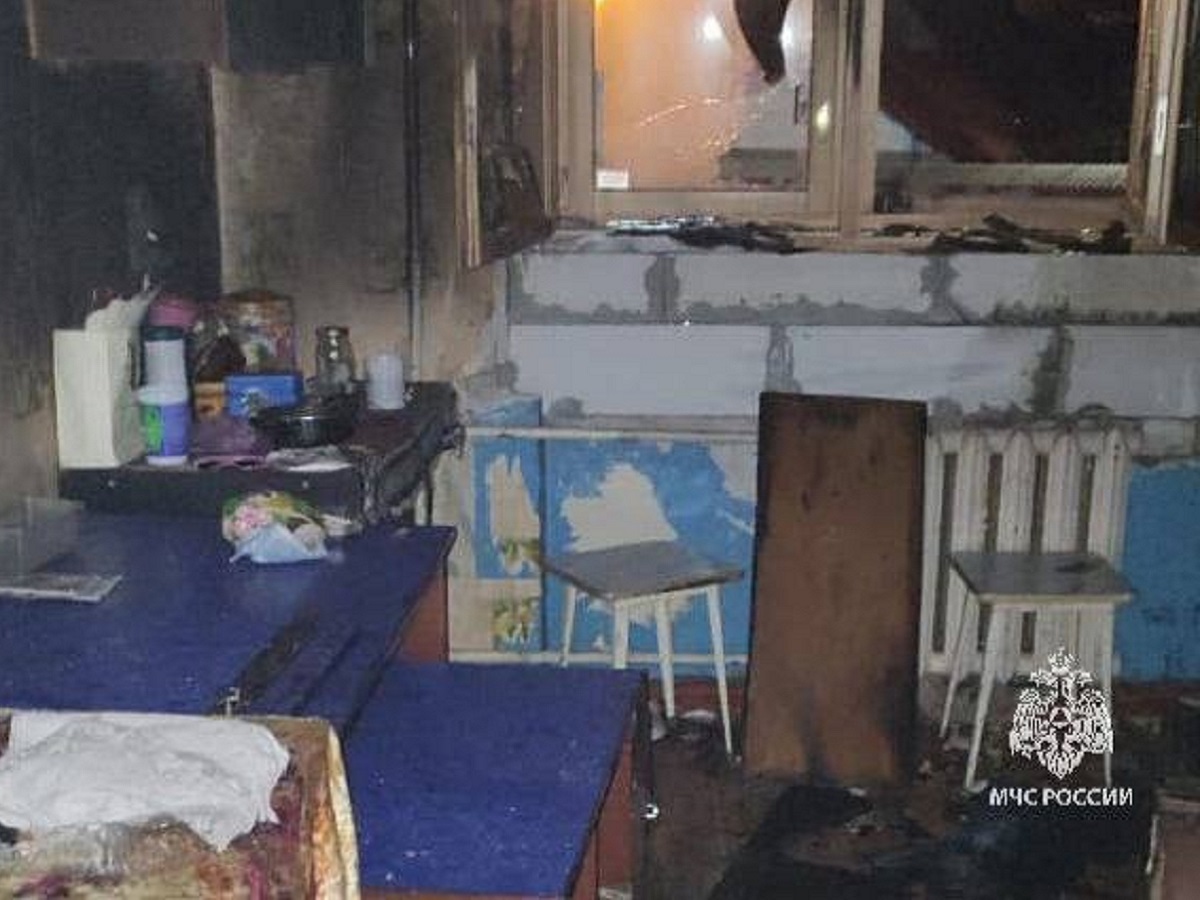 Двух детей и 18 взрослых спасли на пожаре в Саратове