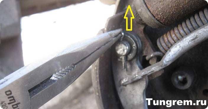 Замена задних тормозных колодок на LADA KALINA
