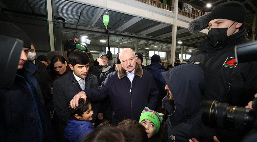 Иракские мигранты возвращаются из Беларуси на родину