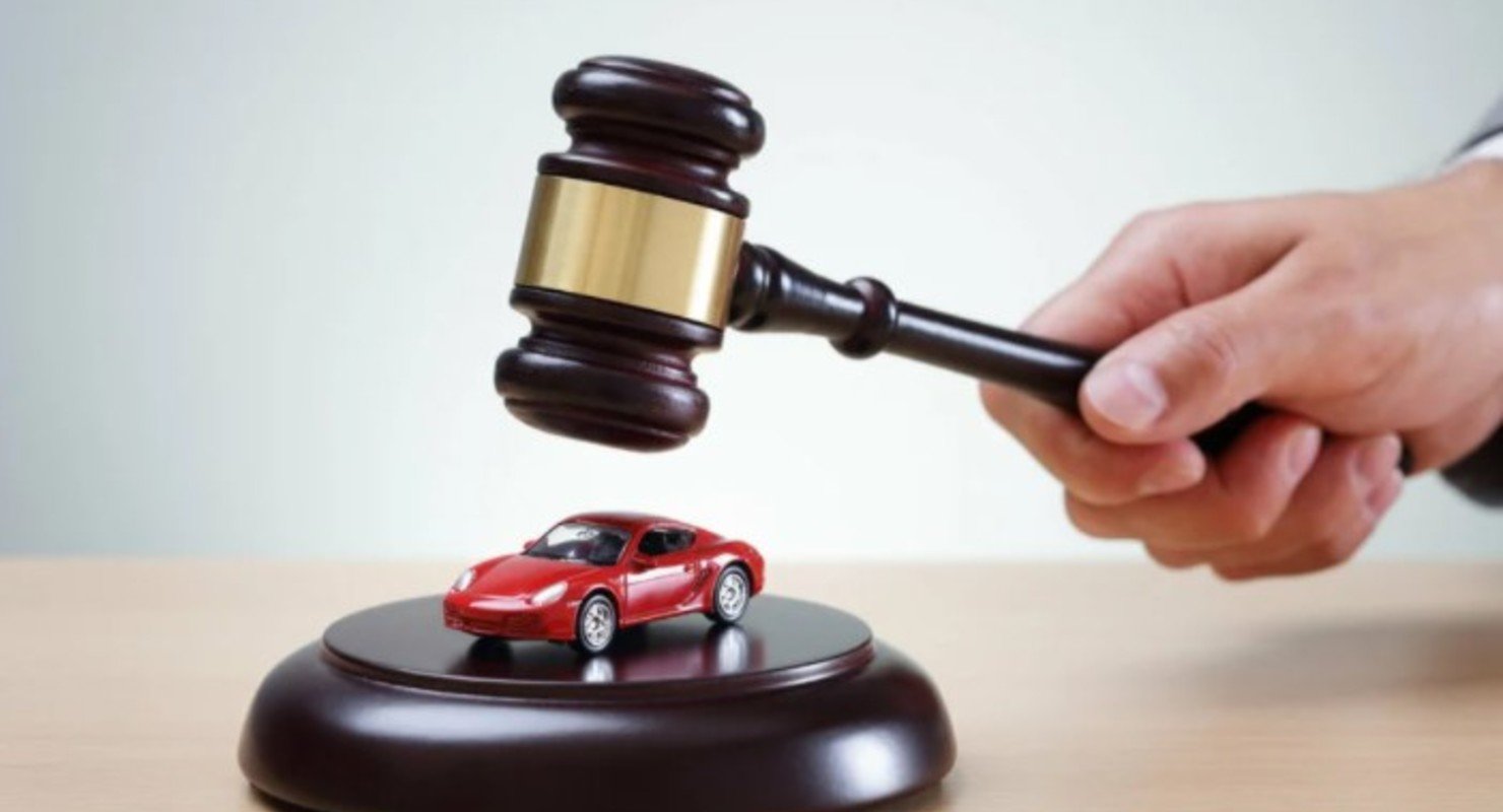 Правительство Хакасии седьмой раз выставляет свой Mercedes-Benz на торги