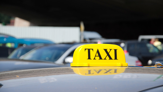 В Москве пассажиры такси заплатили 14 000 рублей за поездку на соседнюю улицу