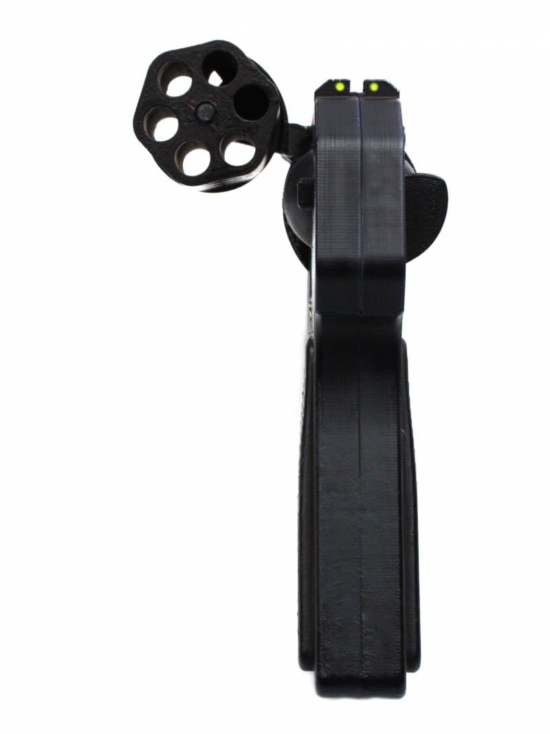 Револьвер XXI века оружие