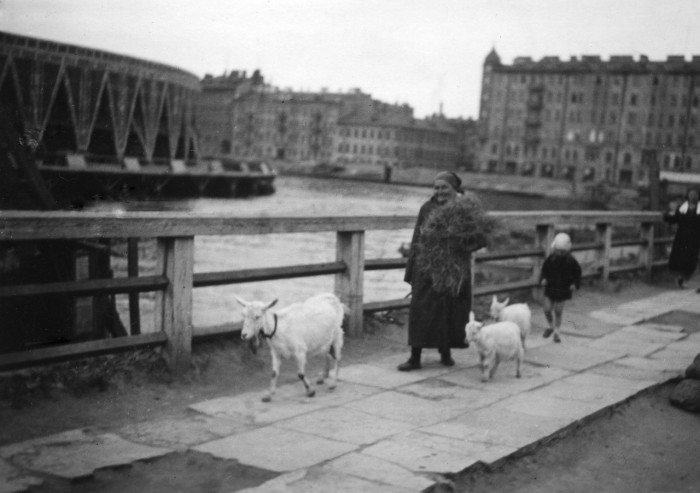 В районе Петровского стадиона. СССР, Ленинград, 1935 год.