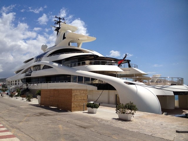 В чьих руках «традиционные ценности» России? В чьих руках «традиционные ценности» России? россия