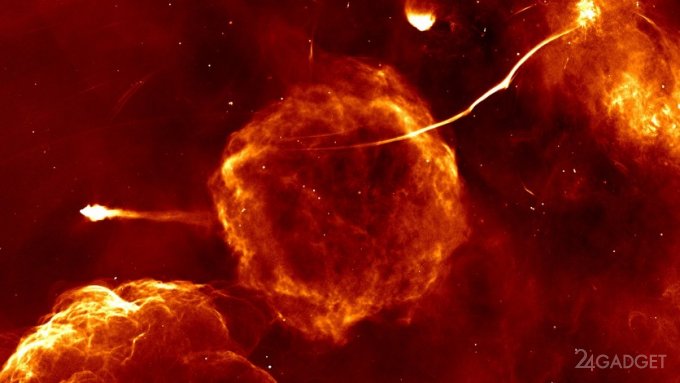 Появились фотография массивной черной дыры Стрелец A* в центре Млечного Пути
