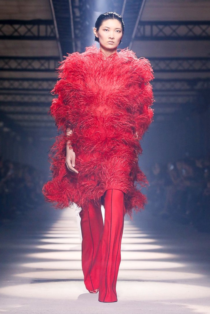 20 изящных образов в новой теплой коллекции Givenchy очень, коллекция, коллекции, самых, Парижская, четко, через, самовыражающейся, образа, своего, созданию, внимательно, гардероб, относящейся, характером, утонченный, женственный, выглядит, перфоманса, искусством