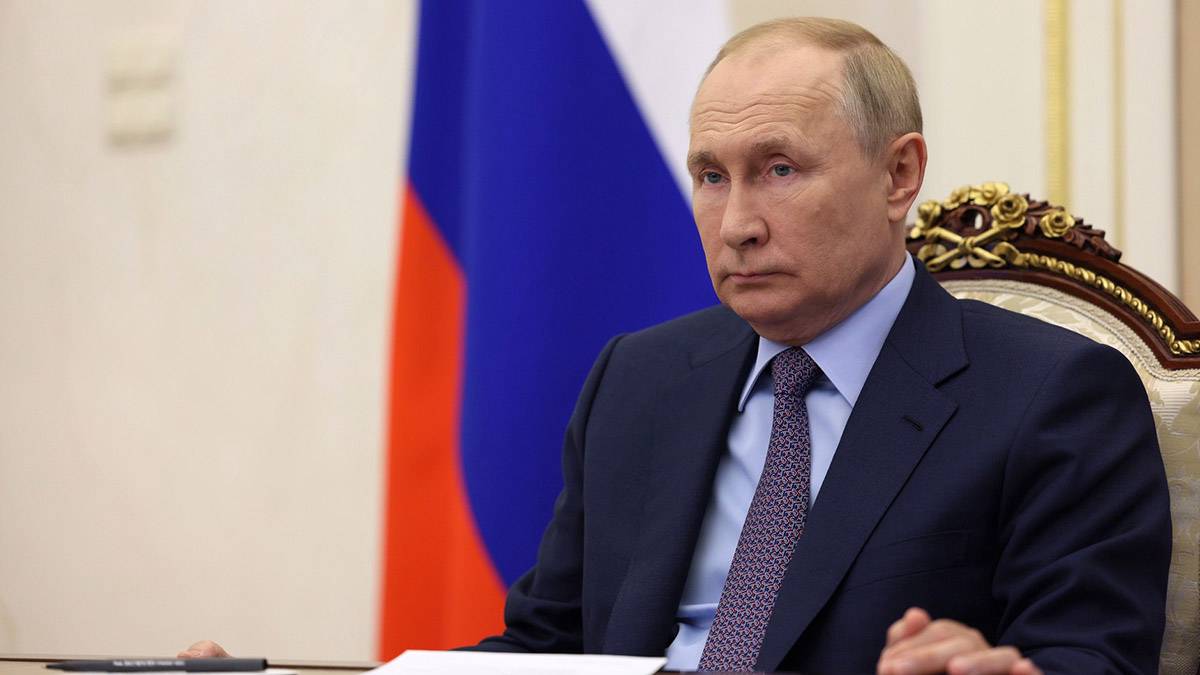 Путин заявил о важности соединяющей Крым с остальной частью России дороги