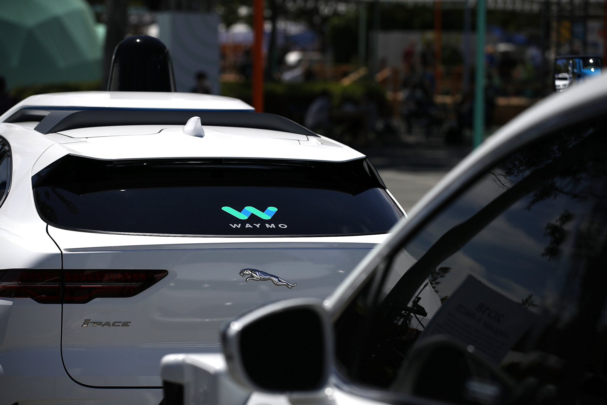 Бывший водитель Waymo специально подрезал один из робомобилей компании, устроив умышленную аварию с участием беспилотника происшествия,робомобили,технологии