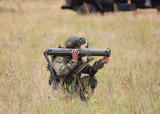 Мотострелки ЦВО провели боевые стрельбы в Оренбургской области