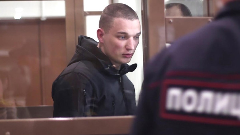 В Москве задержали ранее осужденного за резонансное ДТП блогера Эдварда Била из-за езды на самокате в форме сотрудников ГАИ