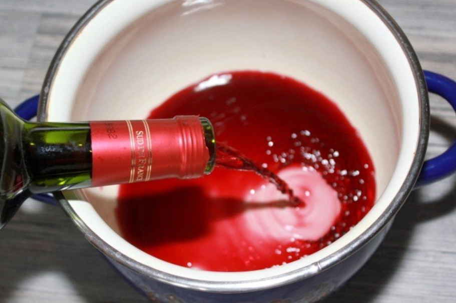 От гипертонии готовлю лечебное вино: 1 ст. ложка и давление снижается через 5-7 минут