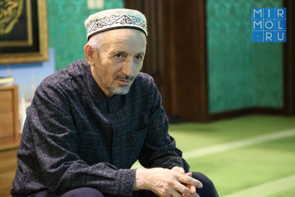 Шейху Ахмад-хаджи Абдулаеву сегодня 61 год