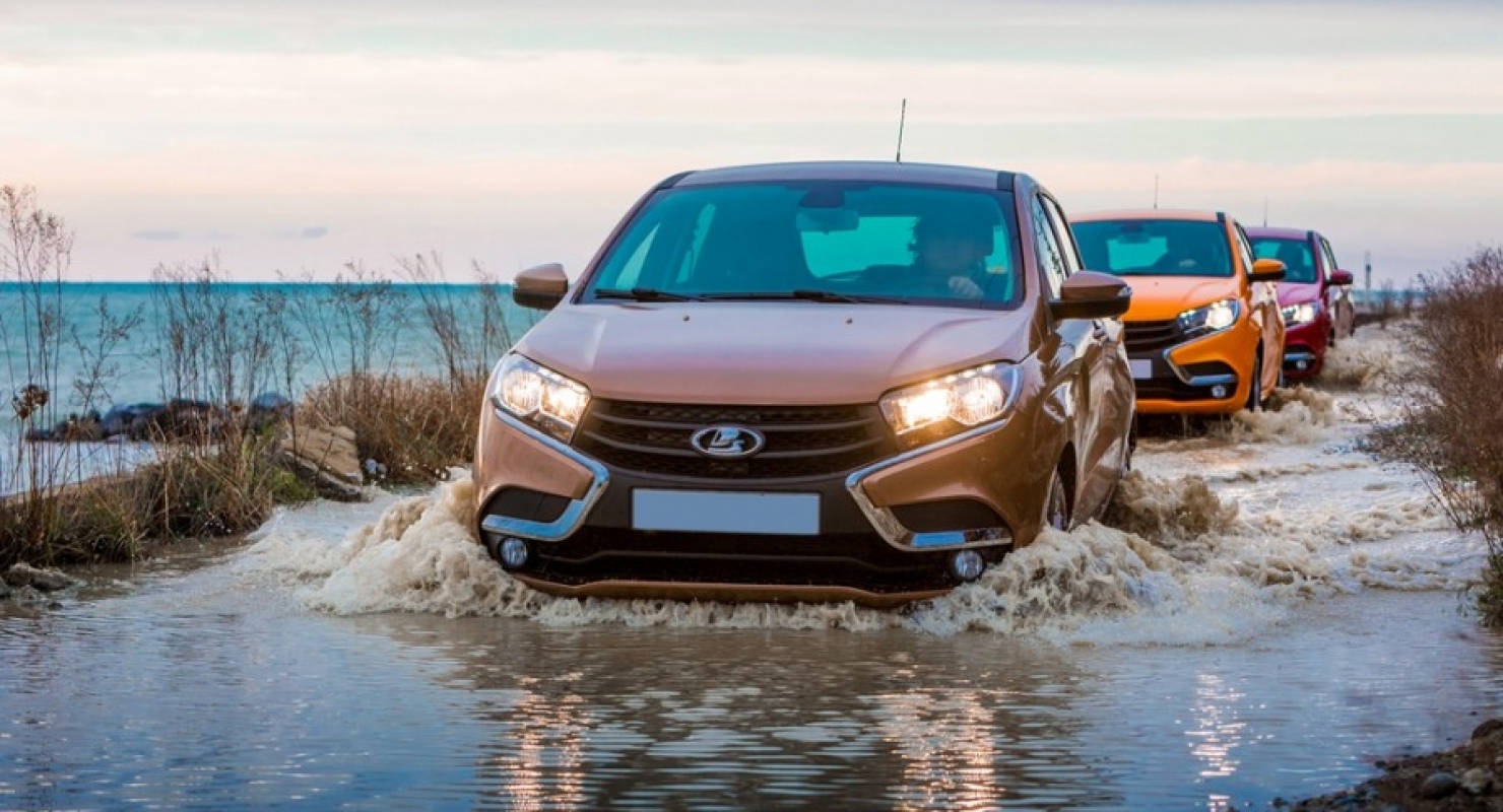 Новый кроссовер Lada X-Cross будет стоить более 2 млн рублей Автомобили