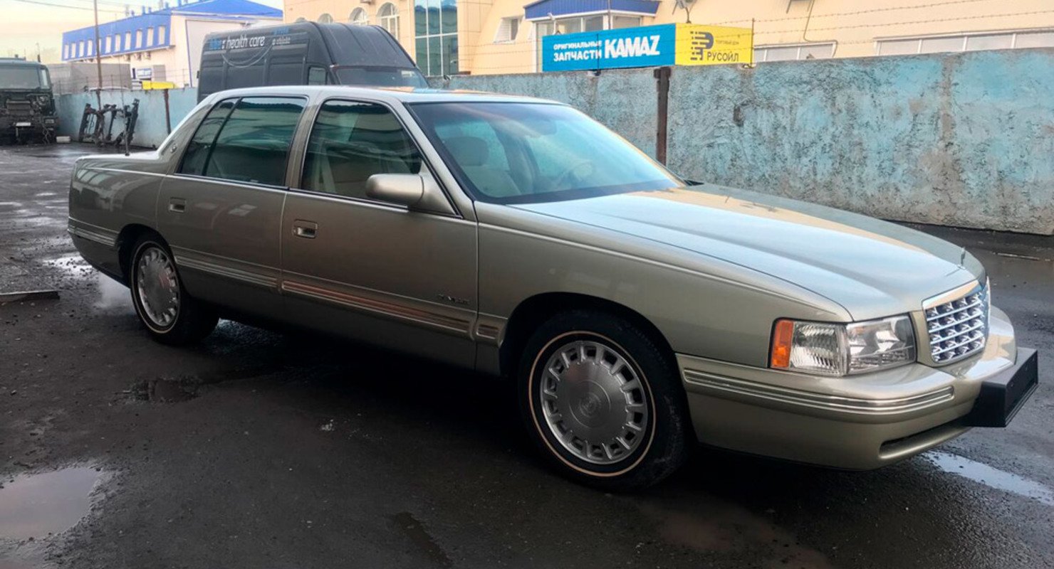 В России продают седан Cadillac DeVille 1997 года в идеальном состоянии за 4 млн рублей Автомобили