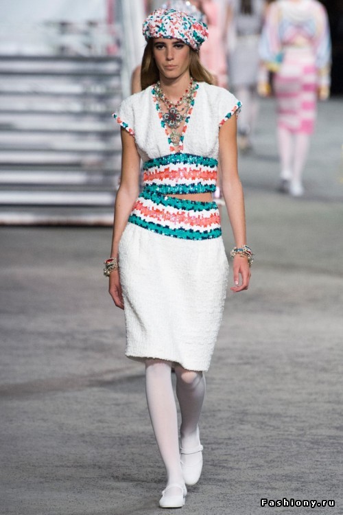 Chanel 2019 круизная коллекция Chanel 2019 круизная коллекция