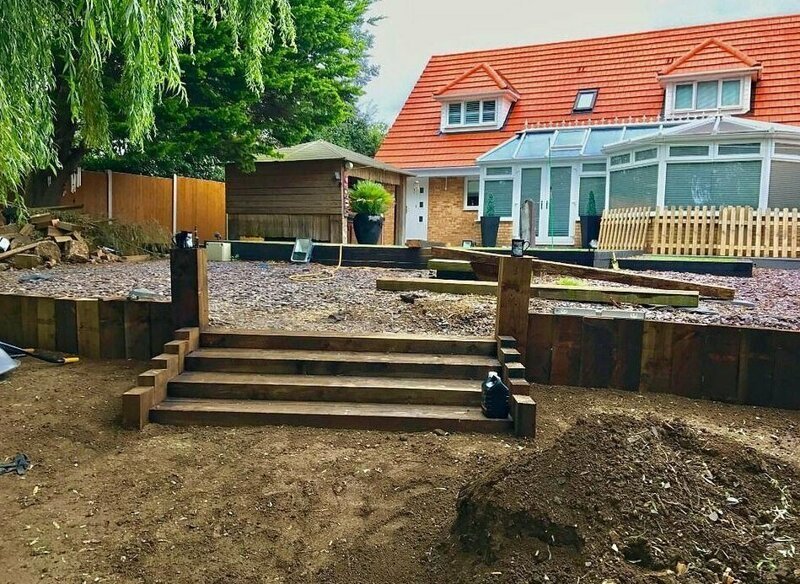 Любящий муж создал для жены райский остров на заднем дворе 