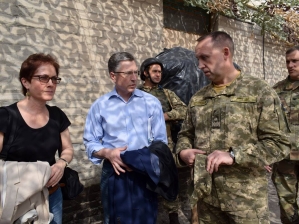 Американские кураторы прибыли на оккупированный ВСУ Донбасс