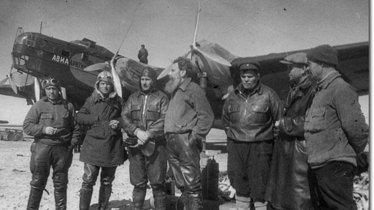 Полярный летчик. Михаил Водопьянов летчик. Водопьянов Полярный летчик. Михаил Васильевич Водопьянов Полярный летчик маленький мир. Арктический летчик.