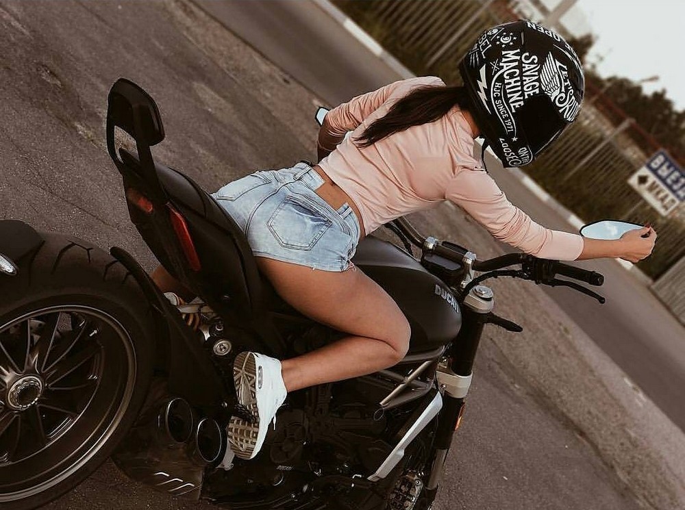 Девушки на мотоциклах фото на аву
