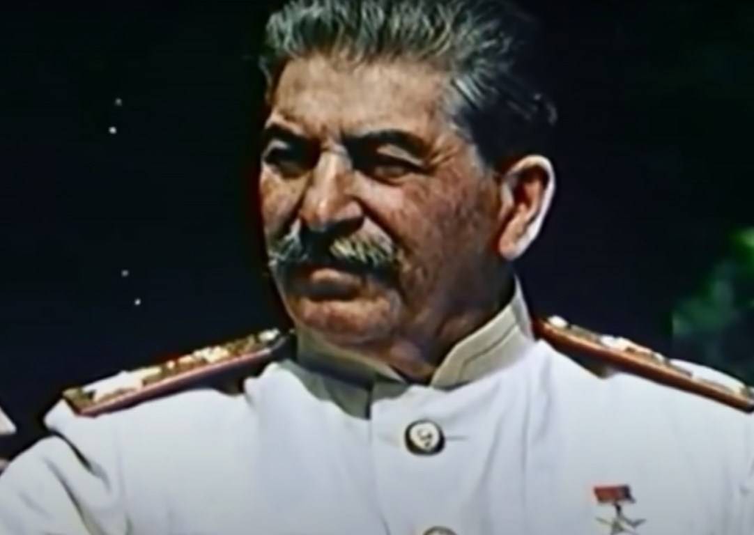 Почему Сталин не поехал в поверженный Берлин Почему Сталин не поехал в поверженный Берлин