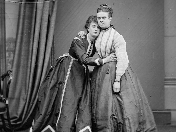 Frederick Park и Ernest Boulton - первые мужчины, вышедшие на улицы Лондона в образе женщин.