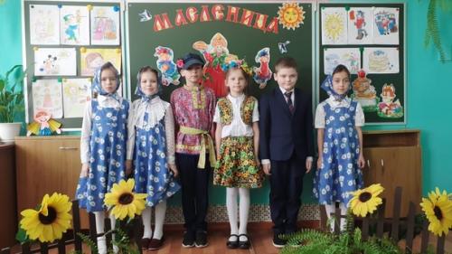 Россия богата своими традициями, обычаями, народными праздниками. 09