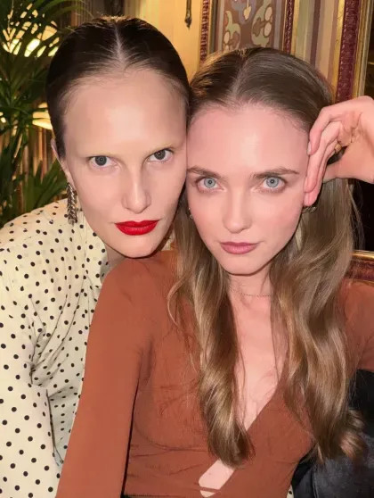 Оксана Самойлова, Елена Перминова и Кристина Романова встретились на Неделе моды в Париже Самойлова, Париже, Елена, Анциферов, Кристина, Влада, Перминова, Романова, презентации, который, СамойловаОксана, Оксана, ПерминоваОксана, бренда, коллекции, новой, нулевых, дизайнер, рамках, Даниил