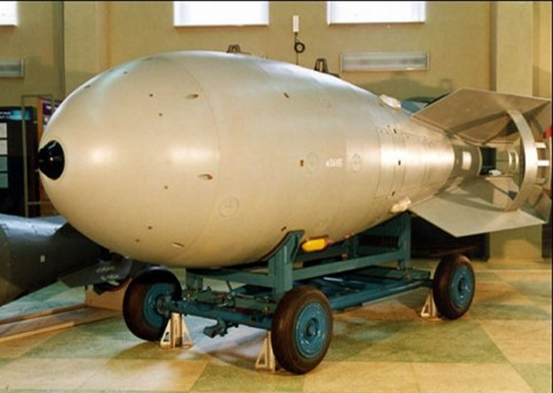 Ту-95: взлет ядерного Медведя самолет, бомбы, ракеты, руководство, вооружение, пушки, самолета, ядерные, «Царьбомба», Ту95В, использовать, всякий, воздушного, позволяют, считать, своеобразным, оружием, последней, надежды, октября